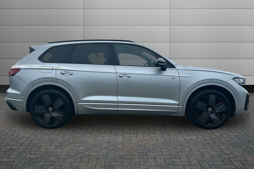 Volkswagen Touareg 3.0 Tdi V6 Black Edition Suv Tiptronic EF73RSZ Silver #4