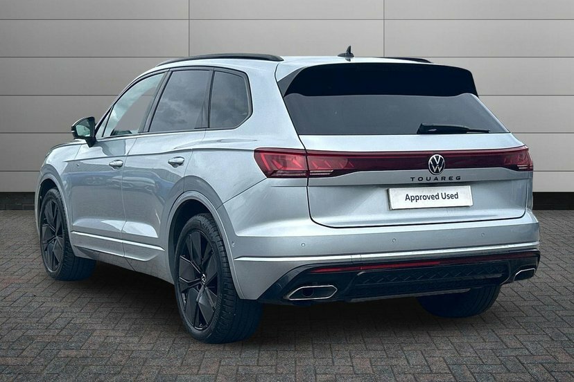 Volkswagen Touareg 3.0 Tdi V6 Black Edition Suv Tiptronic EF73RSZ Silver #3