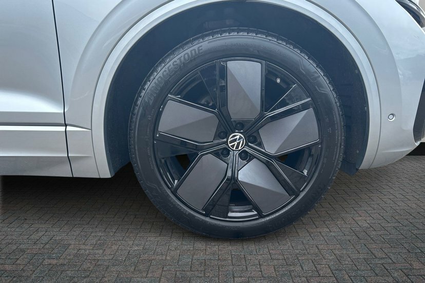 Volkswagen Touareg 3.0 Tdi V6 Black Edition Suv Tiptronic EF73RSZ Silver #5