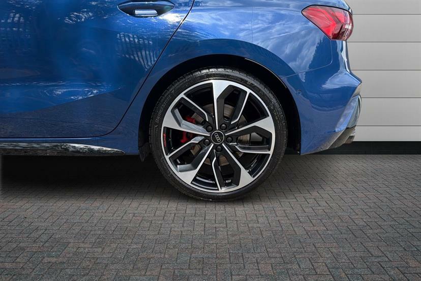 Audi A3 S3 Tfsi Quattro 333 Black Edition S Tronic EF75KKT Blue #5