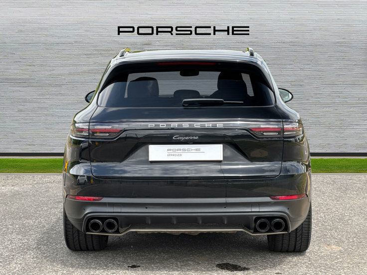 Porsche Cayenne 3.0T V6 Platinum Edition Suv Tiptronics HT72DYD Black #4