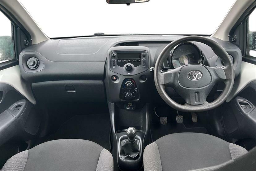 Toyota Aygo 1.0 Vvt-i X White #6