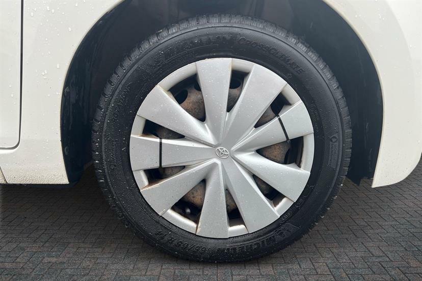 Toyota Aygo 1.0 Vvt-i X White #5