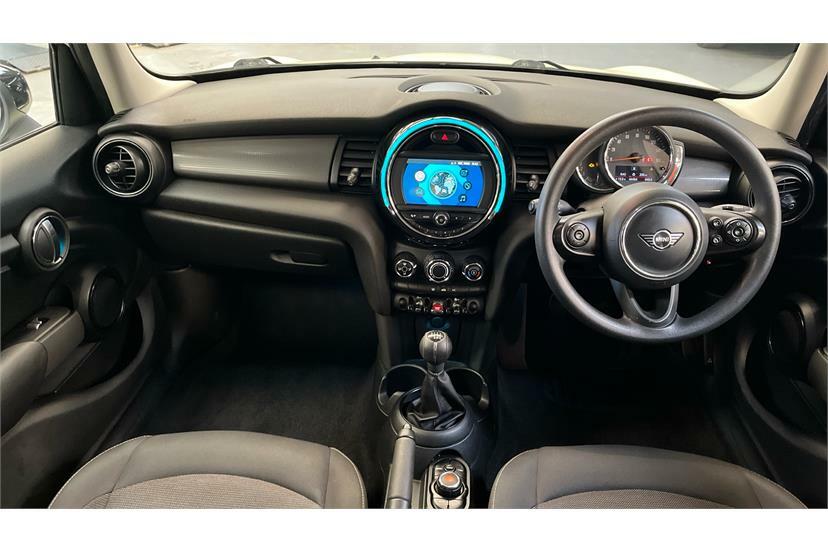 Mini Hatch 1.5 Cooper Classic II EX20XYA White #4