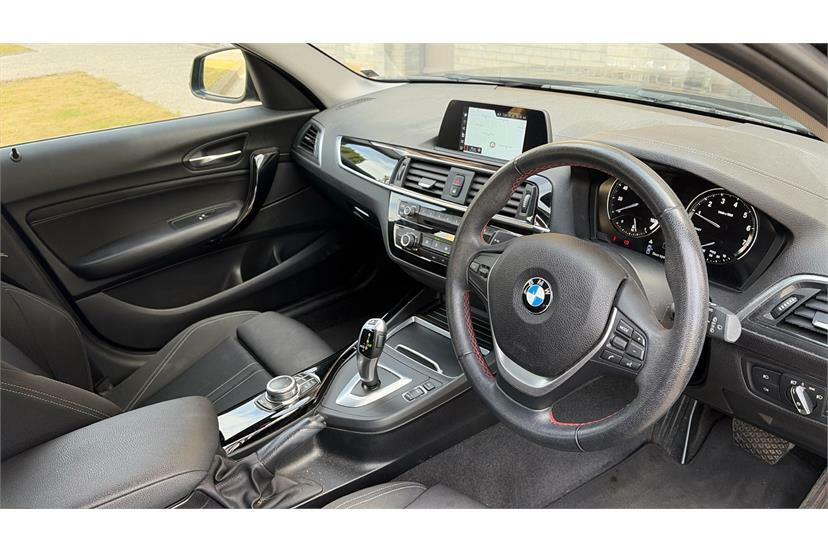 BMW 1 Series 118I 1.5 Sport Navservotronic Step HX68WSK Black #6