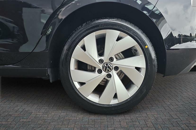 Volkswagen Golf 1.5 Tsi Style DA21YVF Black #5