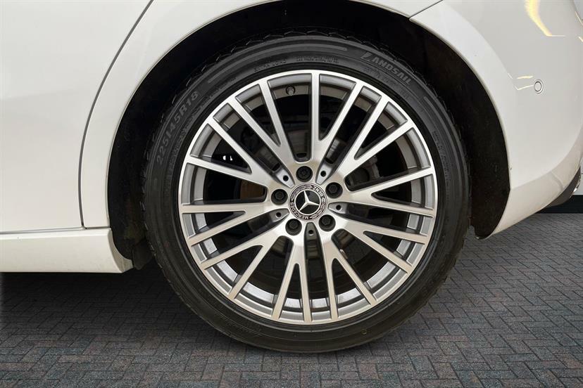 Mercedes-Benz A Class A180 Sport Executive KN23XVV White #4