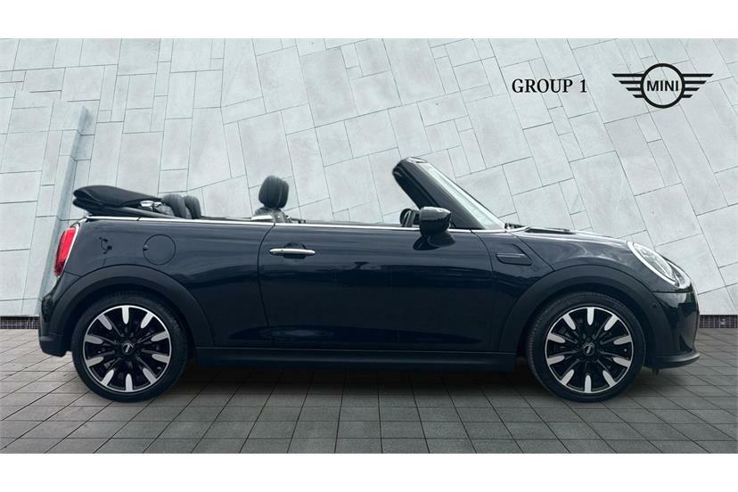 Mini Convertible 1.5 Cooper Exclusive Black #3