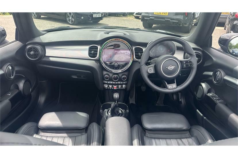Mini Convertible 1.5 Cooper Exclusive Black #3
