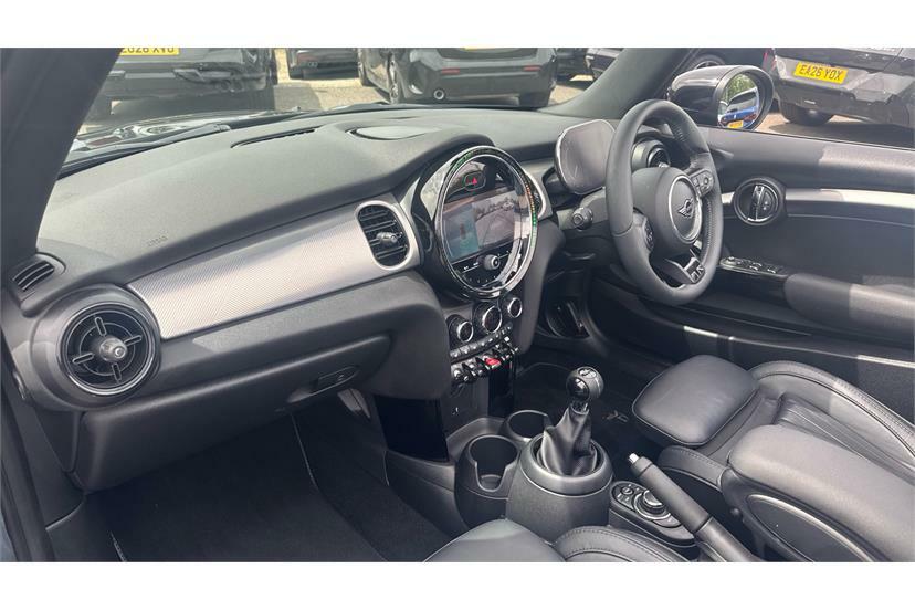 Mini Convertible 1.5 Cooper Exclusive Black #5