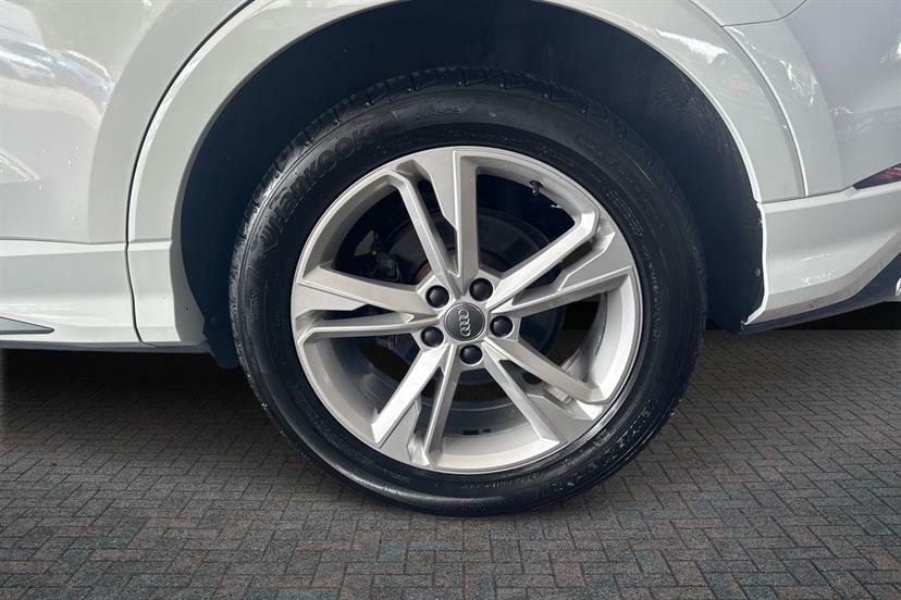 Audi Q3 35 Tfsi S Line Comfortsound Pack MM69MRU White #5