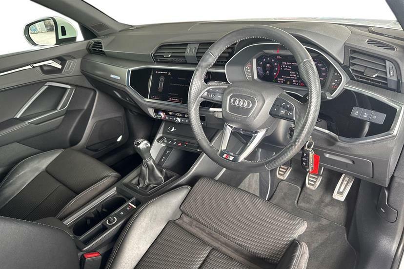Audi Q3 35 Tfsi S Line Comfortsound Pack MM69MRU White #6