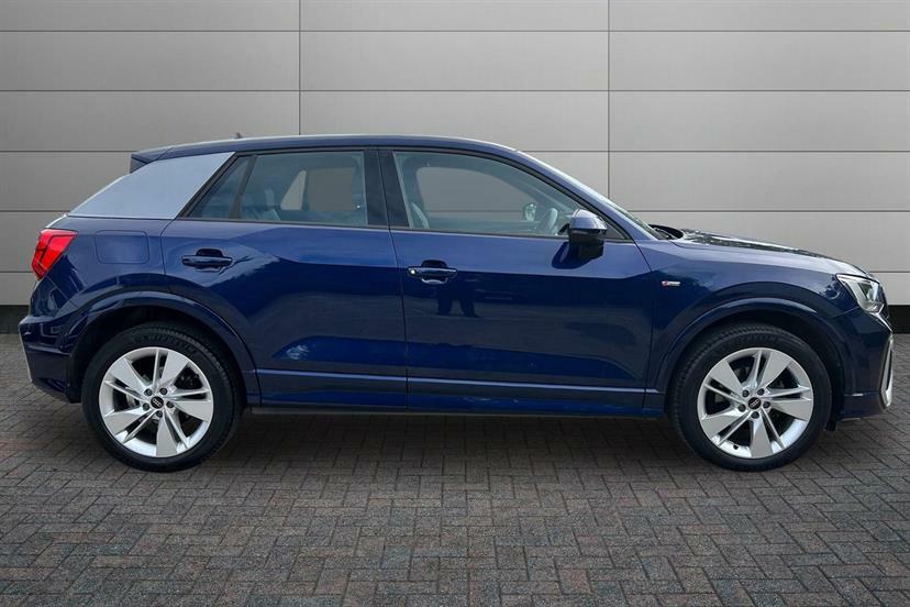 Audi Q2 35 Tfsi S Line S Tronic Cs EJ23VWB Blue #4