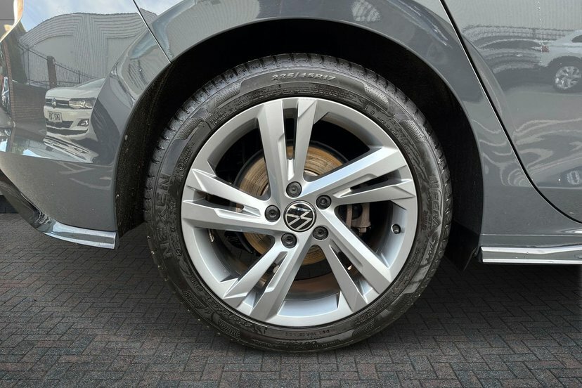 Volkswagen Golf 1.5 Etsi Mhev R-line Hatchback Hybrid D GF73AZR Grey #5