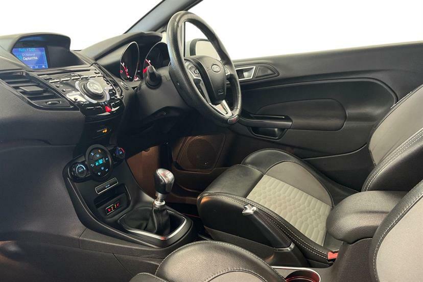 Ford Fiesta 1.6 Ecoboost St-3 White #2