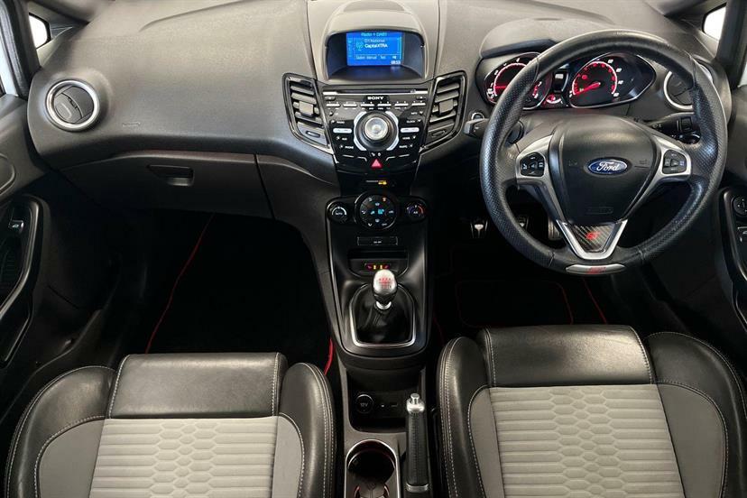 Ford Fiesta 1.6 Ecoboost St-3 White #6