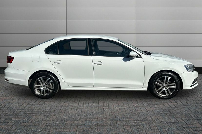 Volkswagen Jetta 2.0 Tdi Bluemotion Tech Se Saloon Manua White #4