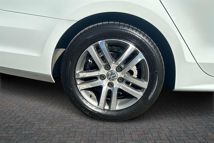 Volkswagen Jetta 2.0 Tdi Se White #6