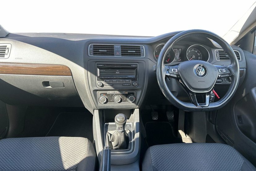 Volkswagen Jetta 2.0 Tdi Bluemotion Tech Se Saloon Manua White #6