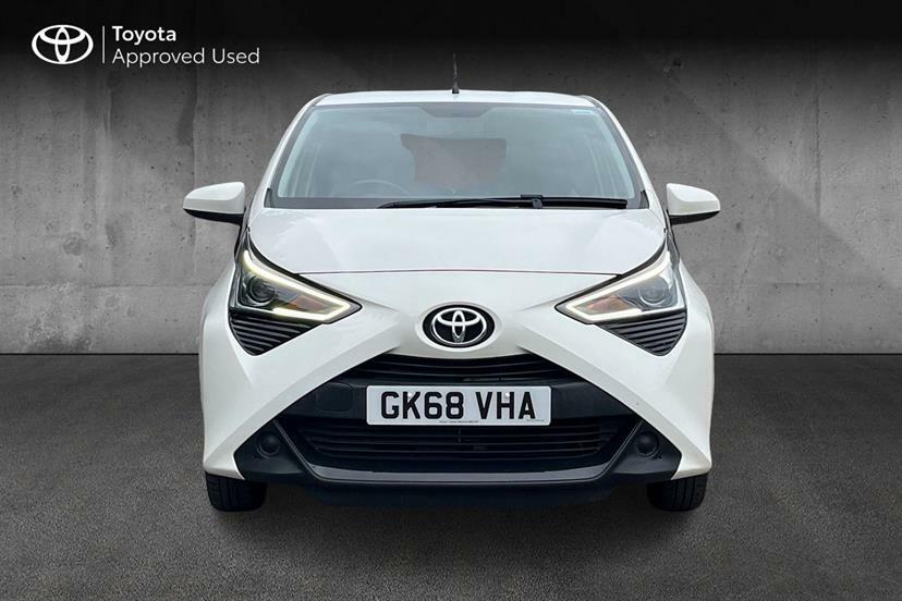 Toyota Aygo 1.0 Vvt-i X-play X-nav White #5