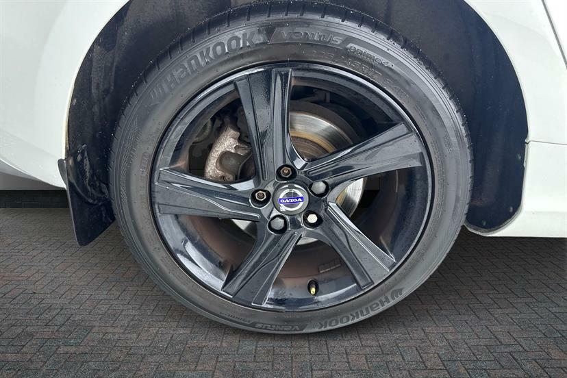 Volvo V40 D3 R Design Lux Nav Geartronic White #5