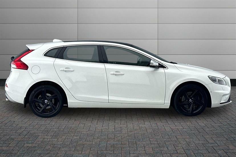 Volvo V40 D3 R Design Lux Nav Geartronic White #4