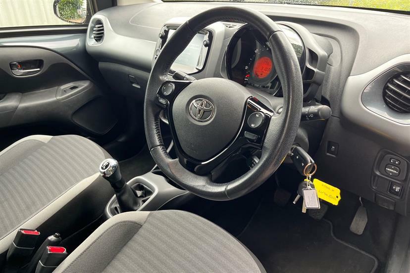 Toyota Aygo 1.0 Vvt-i X-play X-shift  #20