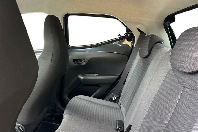 Toyota Aygo 1.0 Vvt-i X-play X-shift  #9