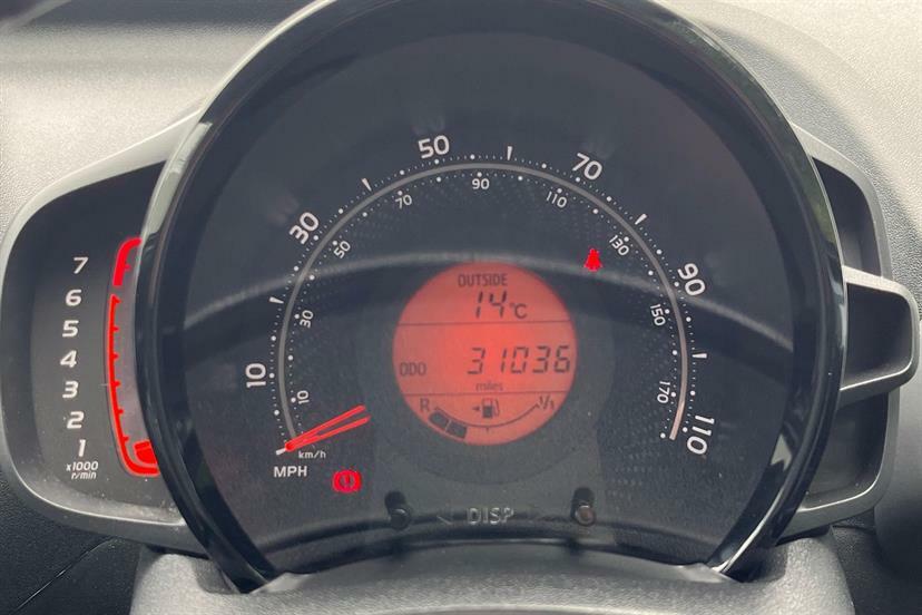 Toyota Aygo 1.0 Vvt-i X-play X-shift  #29