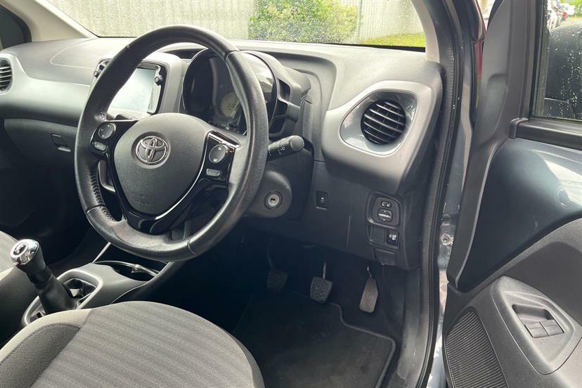 Toyota Aygo 1.0 Vvt-i X-play X-shift  #10