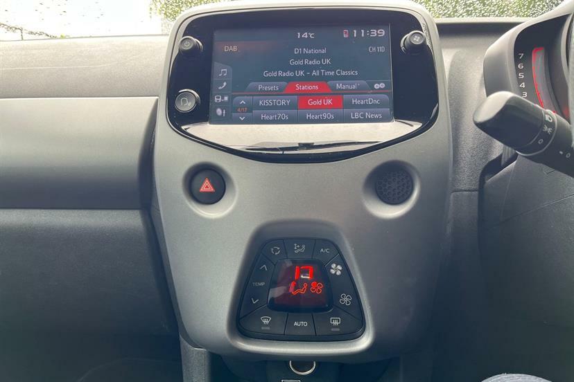 Toyota Aygo 1.0 Vvt-i X-play X-shift  #26