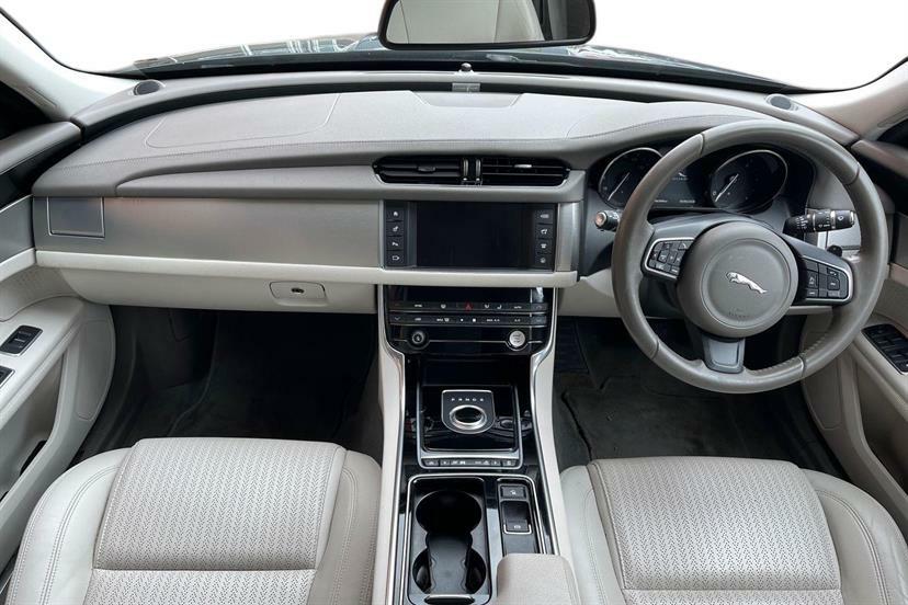 Jaguar XF 2.0D 180 Prestige AU17LXF Blue #6