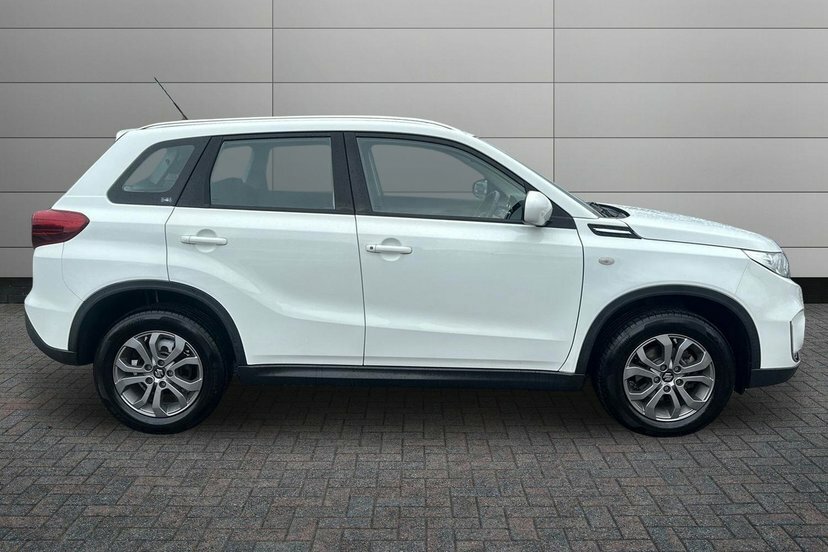 Suzuki Vitara 1.0 Boosterjet Sz4 Suv 111 Ps White #4