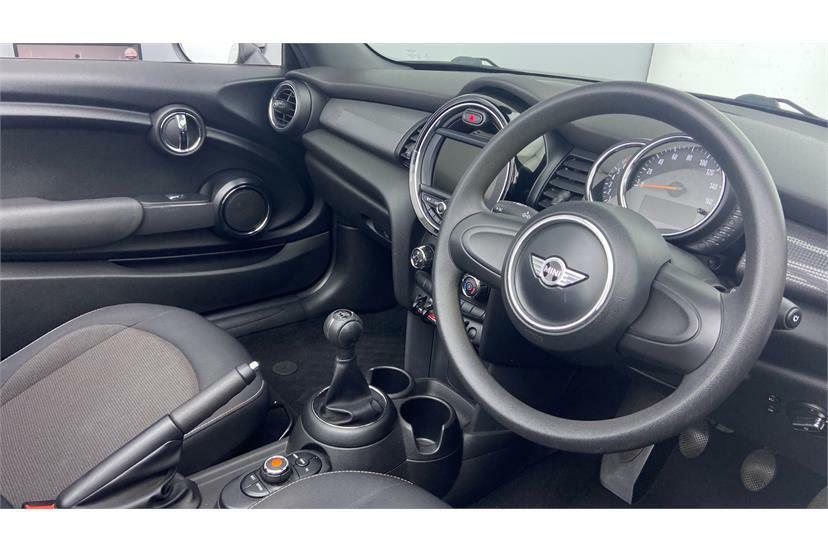 Mini Convertible 1.5 Cooper White #6