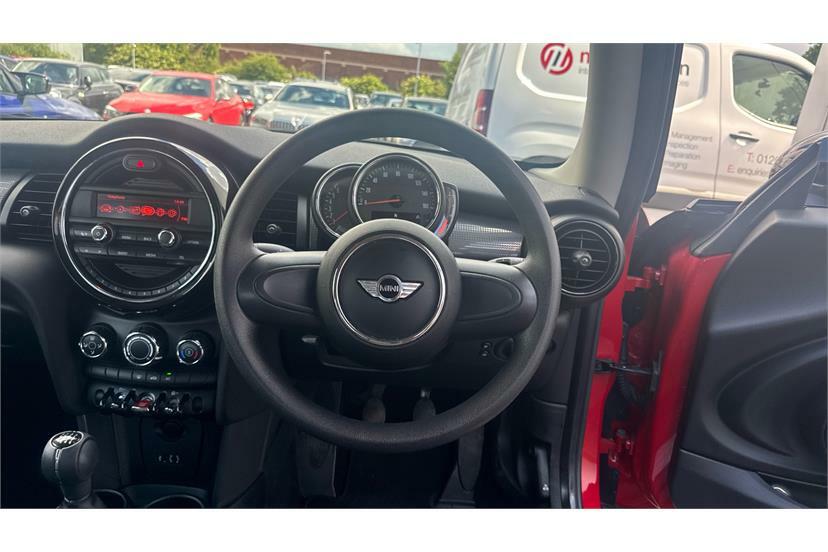 Mini Hatch 1.5 Cooper Red #5