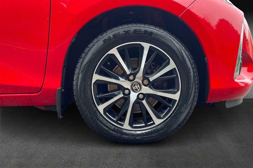 Toyota Yaris 1.5 Hybrid Icon Tech Cvt Red #5