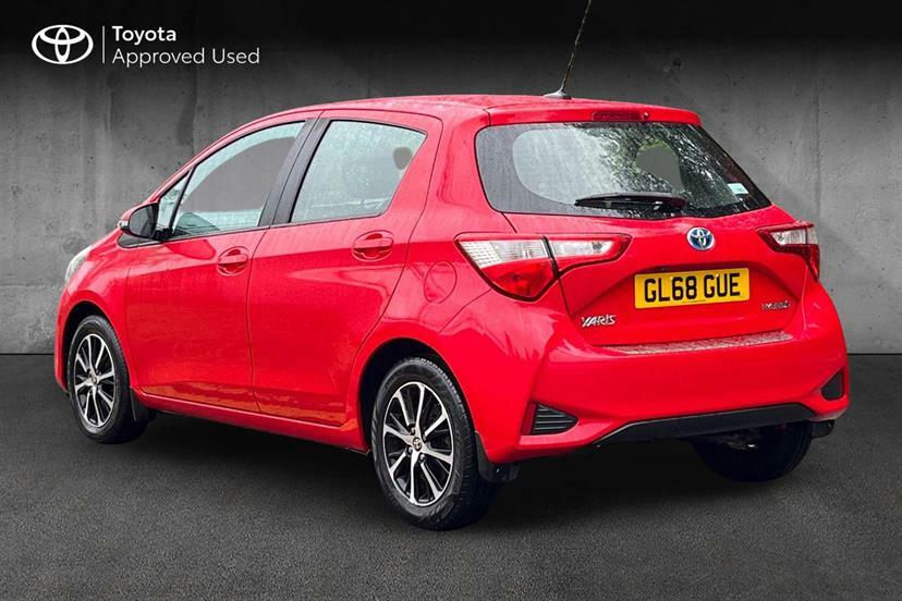 Toyota Yaris 1.5 Hybrid Icon Tech Cvt Red #3