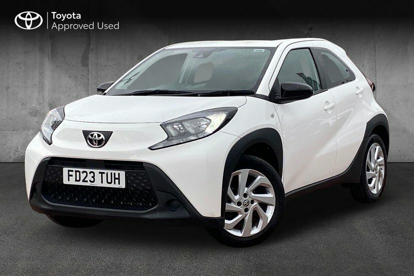Toyota Aygo X 1.0 Vvt-i Pure Hatchback 72 Ps FD23TUH White #3