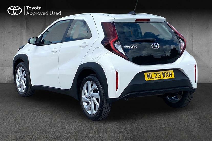 Toyota Aygo X 1.0 Vvt-i Pure ML23WXN White #4