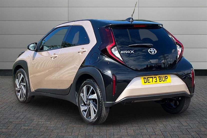 Toyota Aygo X 1.0 Vvt-i Edge DE73BUP Black #3