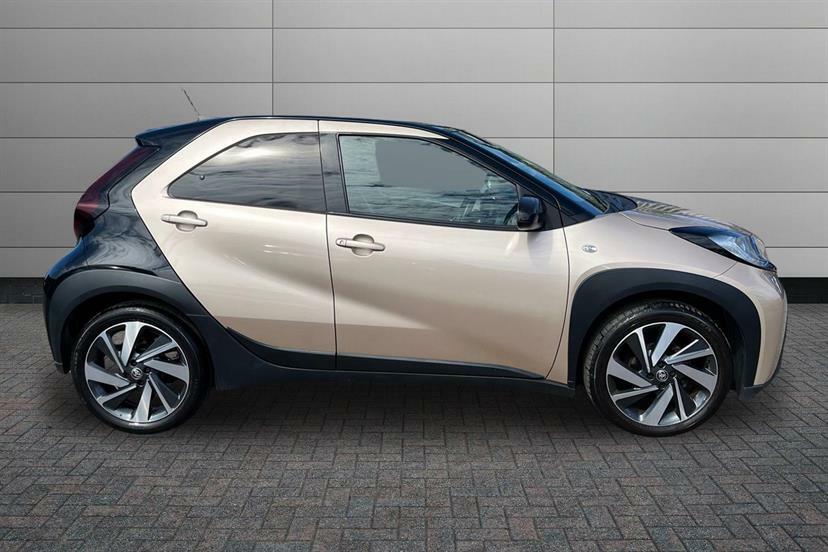 Toyota Aygo X 1.0 Vvt-i Edge DE73BUP Black #4