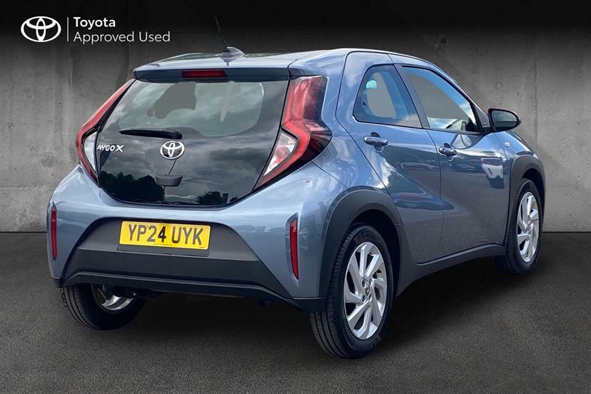 Toyota Aygo X 1.0 Vvt-i Pure YP24UYK #2