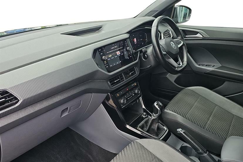 Volkswagen T-Cross 1.0 Tsi 115 R-line GL69MYW Black #2