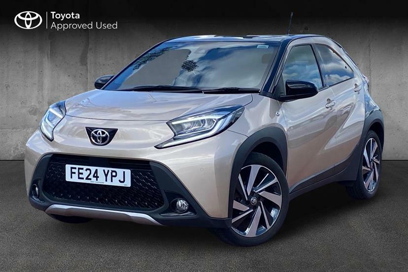 Toyota Aygo X 1.0 Vvt-i Exclusive FE24YPJ Beige #3