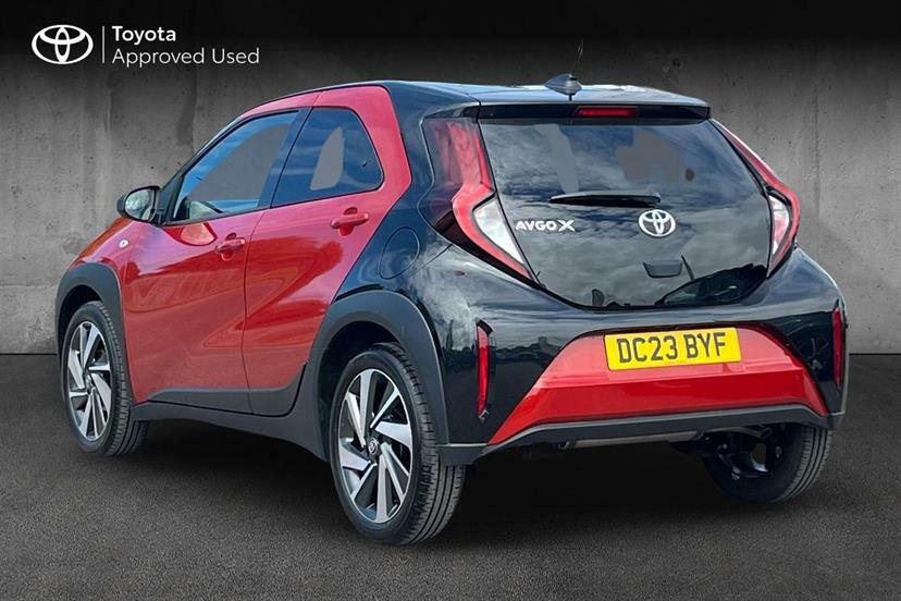 Toyota Aygo X 1.0 Vvt-i Edge Black #3