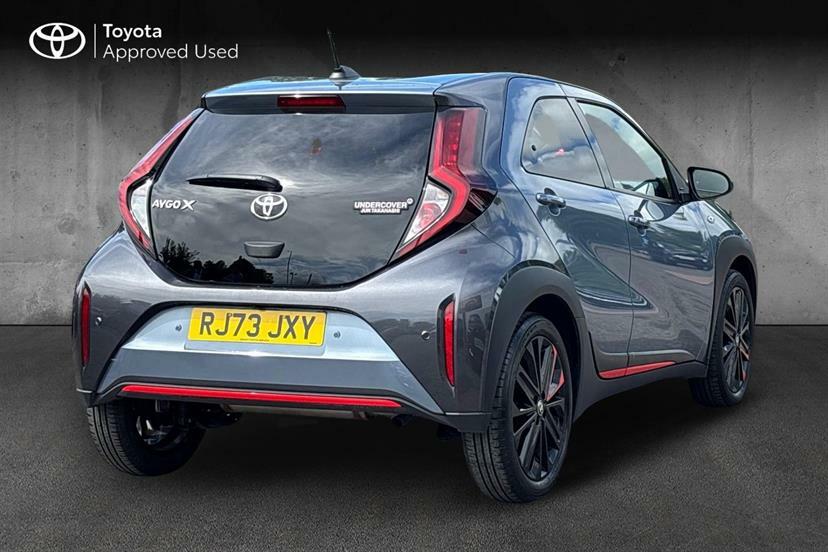 Toyota Aygo X 1.0 Vvt-i Undercover RJ73JXY Black #2