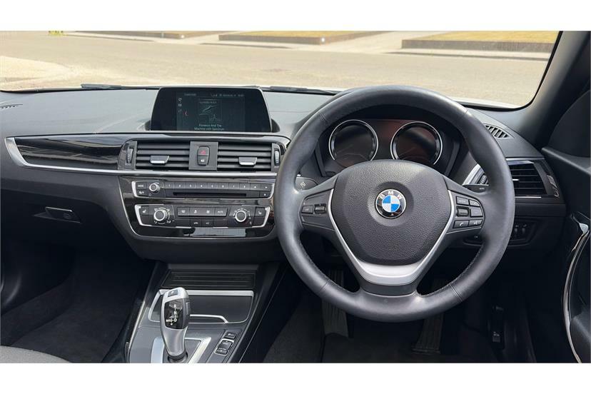 BMW 2 Series 218I Sport Nav Step RN19GWO White #5