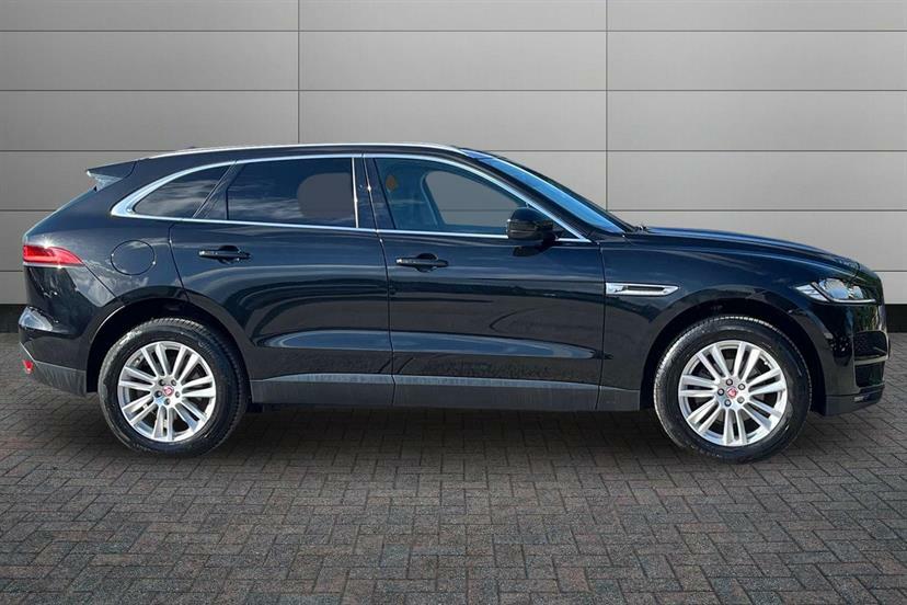 Jaguar F-Pace 2.0D Portfolio Awd EY67MYH #3