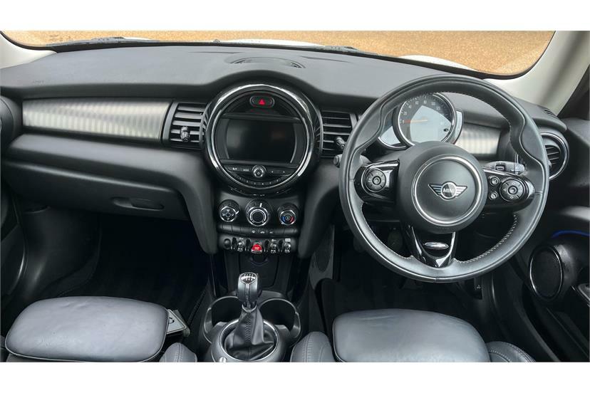 Mini Hatch 1.5 Cooper Exclusive II White #4
