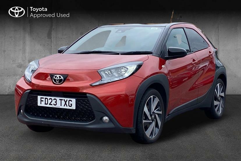 Toyota Aygo X 1.0 Vvt-i Edge FD23TXG Red #3